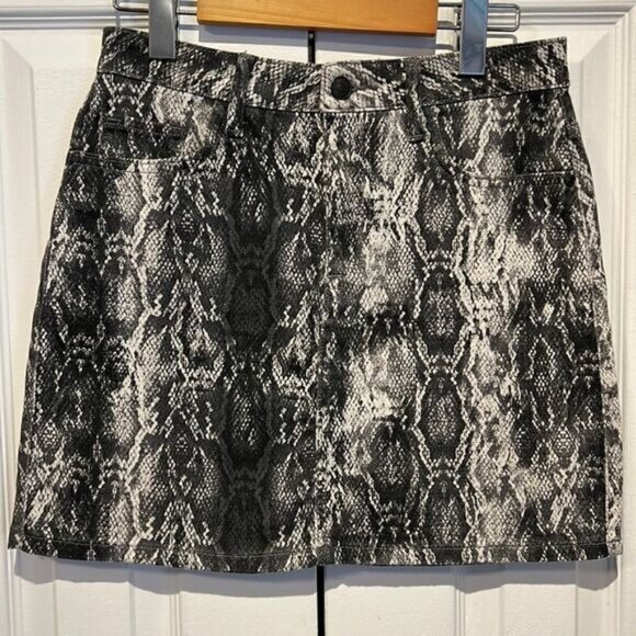Zara Dresses & Skirts - Zara denim snakeskin mini skirt Size Small